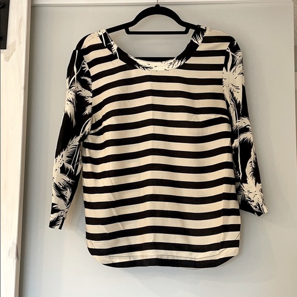 Mo:Vint blouse with 3/4 length sleeves - Picture 1 of 5